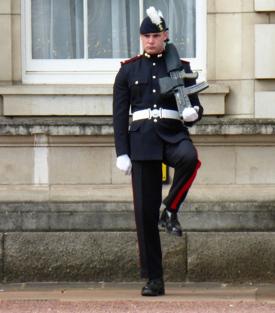 diensthabender Soldat des Buckingham Palace